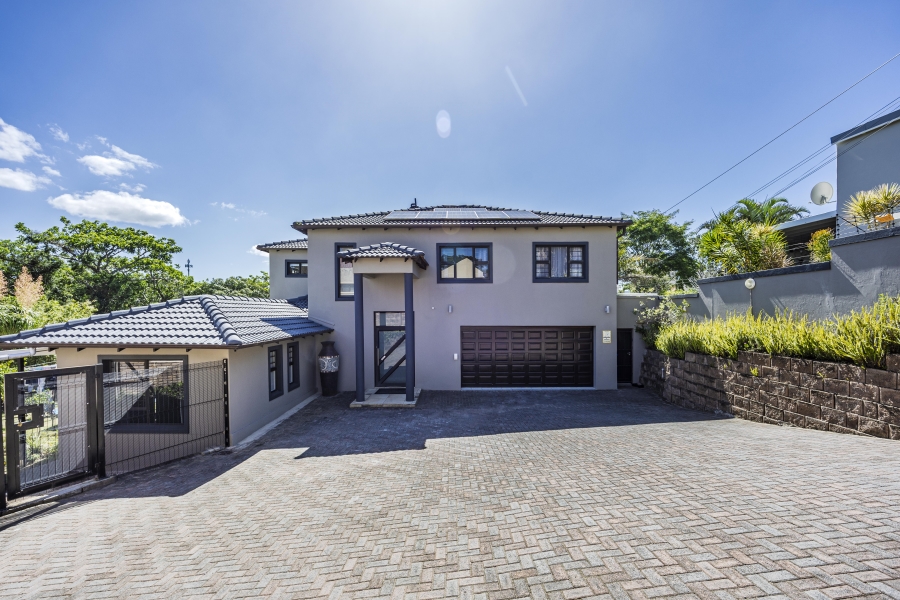 5 Bedroom Property for Sale in Beacon Bay Eastern Cape